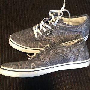 Vans tennis shoes w/ swirl design